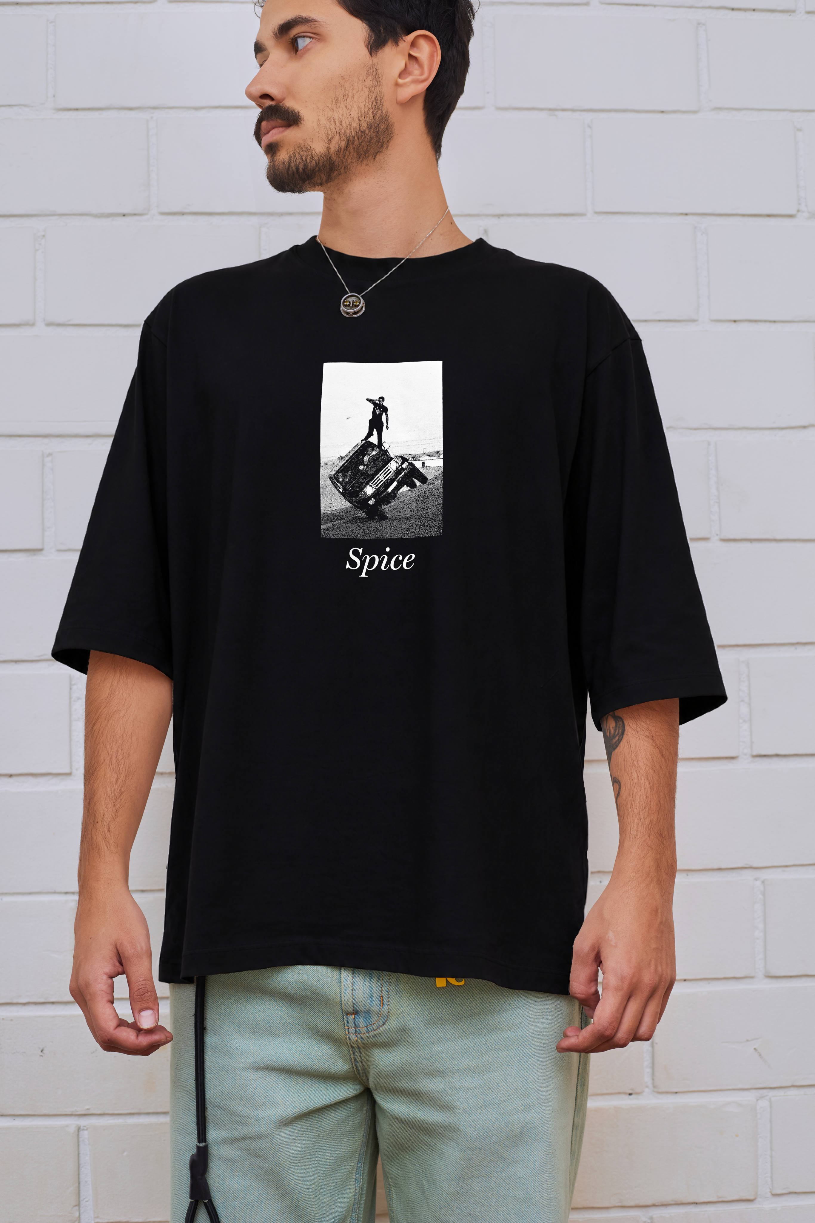 'TILTED CAR' RELAXED TEE